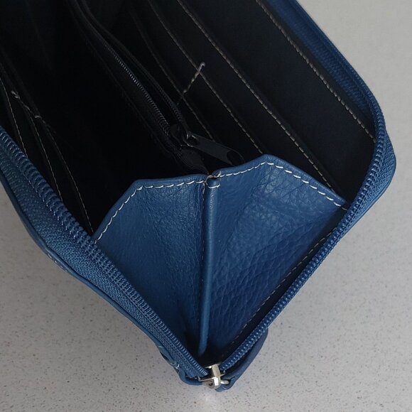 New Tignanello Genuine Blue Leather Zip-around Wallet - Picture 16 of 16